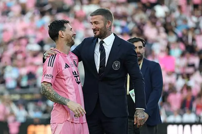 ميسي وبيكهام